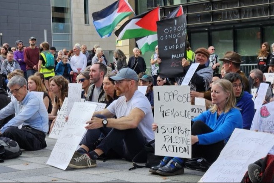 #FreeTheDog: Police Arrest Blind Man and Pensioner with Dog at Palestine Action Protest